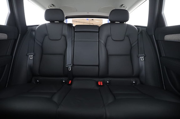 Volvo V90 Cross Country 16 of 30