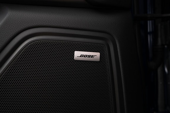 Porsche Macan 26 of 28