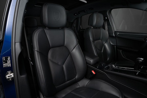 Porsche Macan 14 of 28