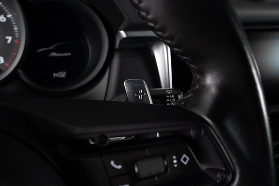 Porsche Macan 23 of 28