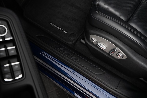 Porsche Macan 22 of 28