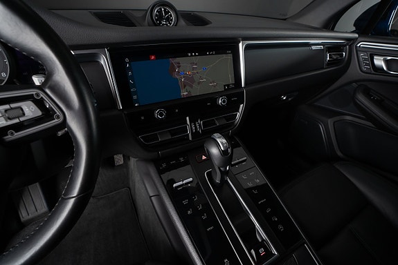 Porsche Macan 7 of 28