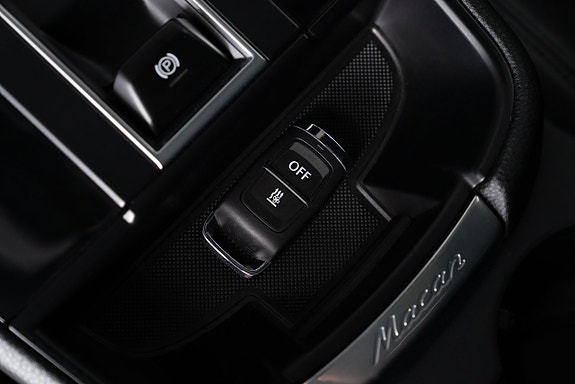 Porsche Macan 11 of 28