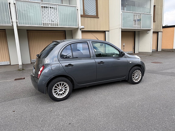 Nissan Micra 5 of 6