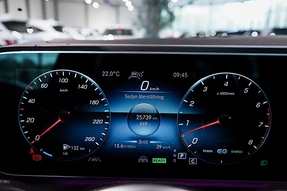 Mercedes-Benz GLS580 11 of 30
