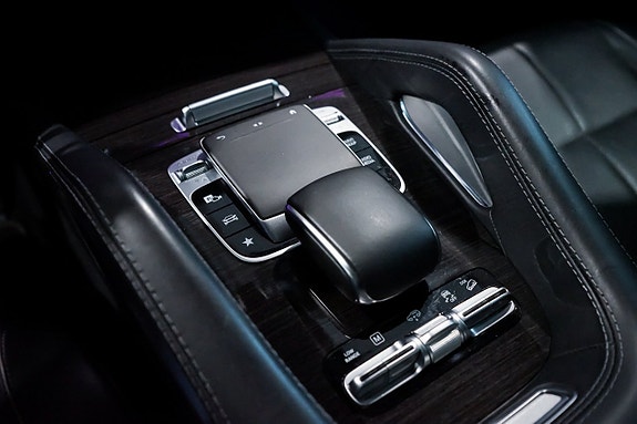 Mercedes-Benz GLS580 21 of 30