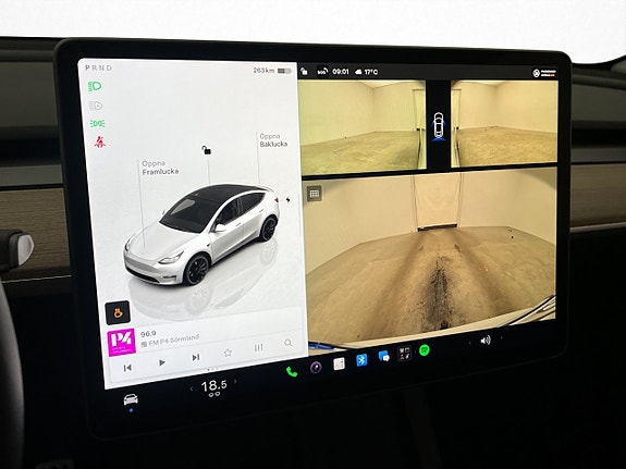 Tesla Model Y 16 of 30
