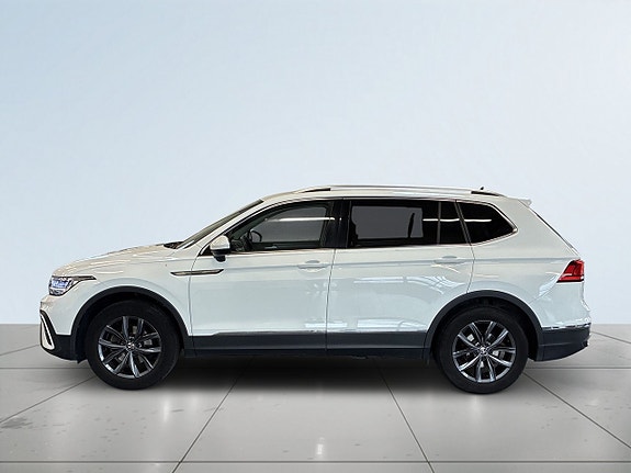 Volkswagen Tiguan Allspace 4 of 27