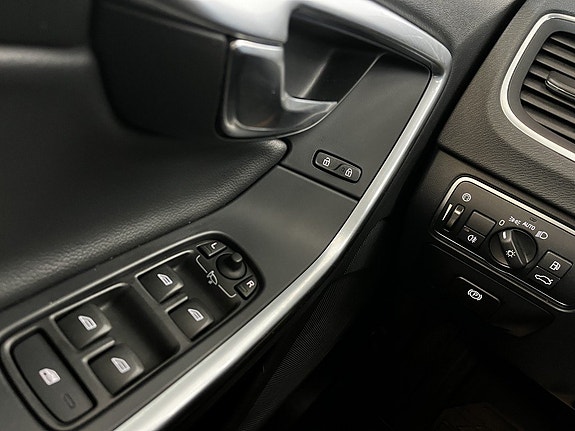 Volvo S60 Cross Country 25 of 26