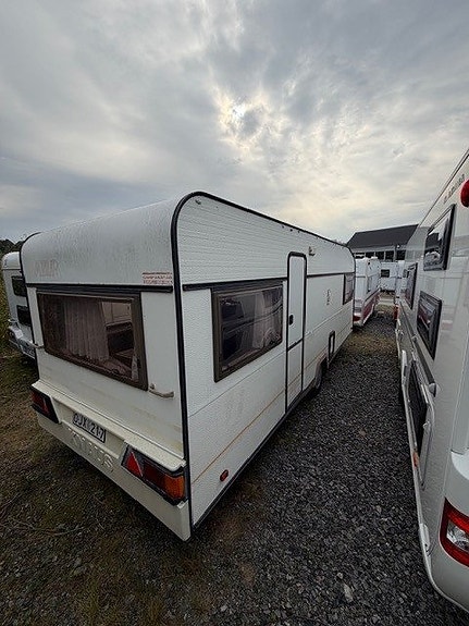 Knaus AZUR 540 TL "Gör det självvagn" 2 of 11