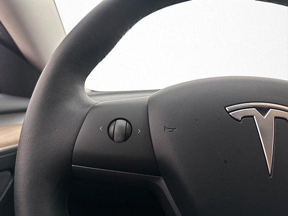 Tesla Model 3 16 of 30