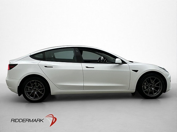 Tesla Model 3 9 of 30
