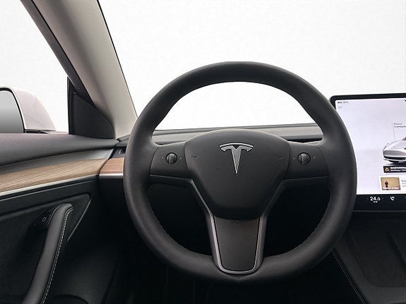 Tesla Model 3 15 of 30