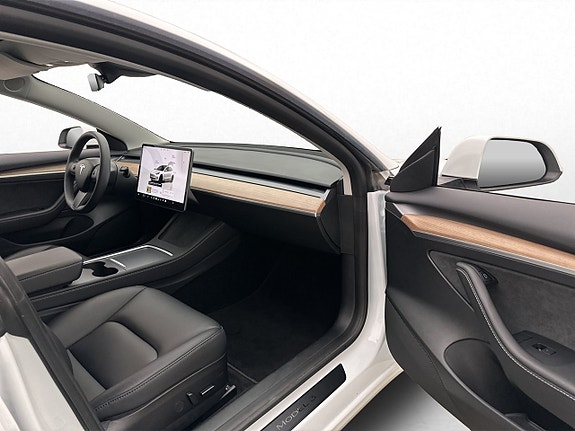 Tesla Model 3 27 of 30