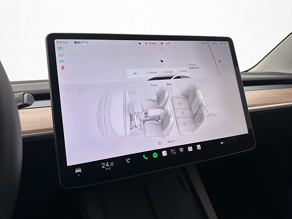 Tesla Model 3 24 of 30