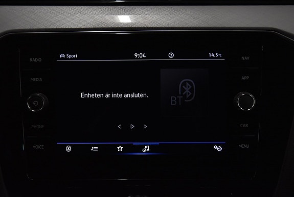 Volkswagen Passat 17 of 21