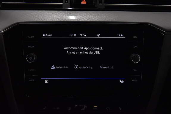 Volkswagen Passat 16 of 21