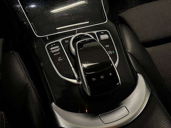 Mercedes-Benz C180 24 of 26