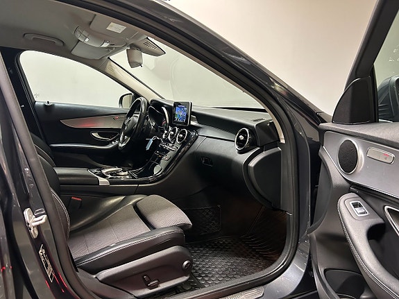 Mercedes-Benz C180 14 of 26