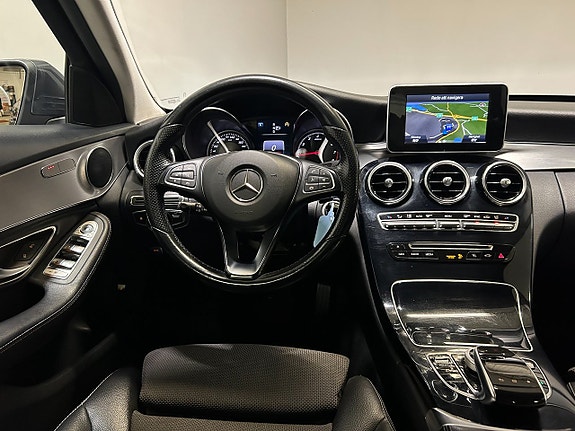 Mercedes-Benz C180 11 of 26