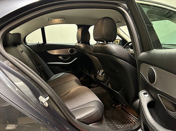Mercedes-Benz C180 15 of 26