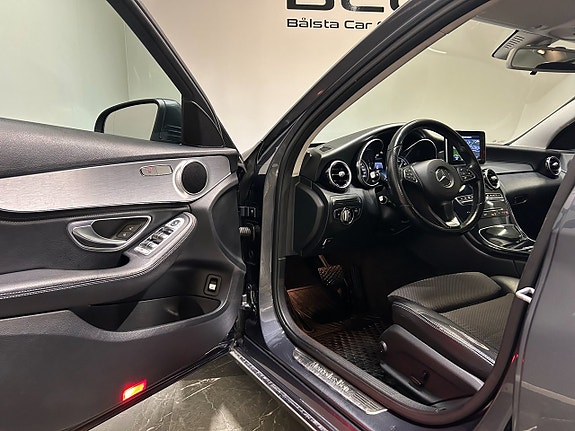 Mercedes-Benz C180 12 of 26