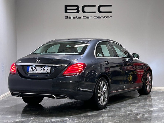 Mercedes-Benz C180 9 of 26