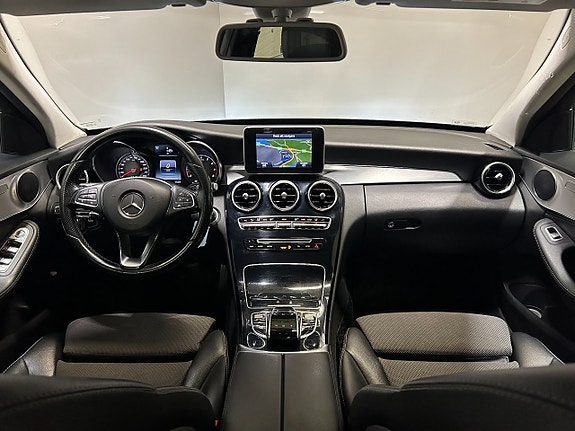 Mercedes-Benz C180 10 of 26