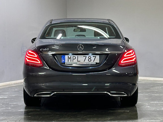 Mercedes-Benz C180 8 of 26