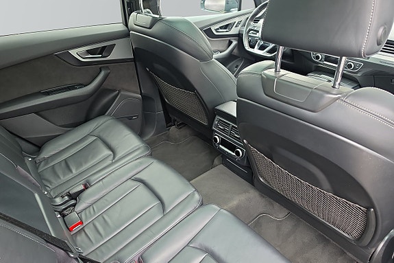 Audi Q7 9 of 10