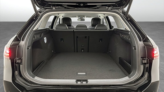 Volkswagen Passat 12 of 19