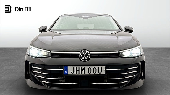 Volkswagen Passat 4 of 19