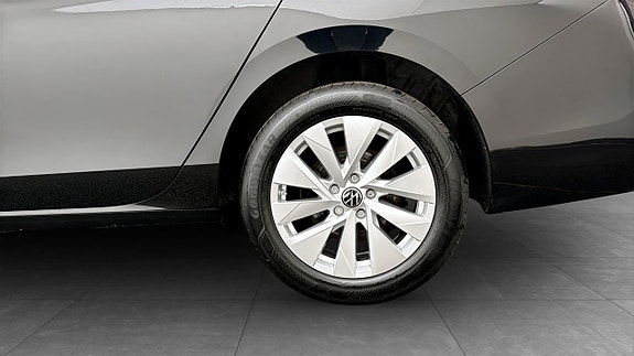 Volkswagen Passat 6 of 19