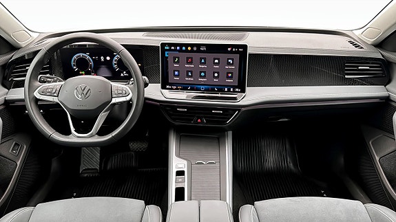 Volkswagen Passat 10 of 19