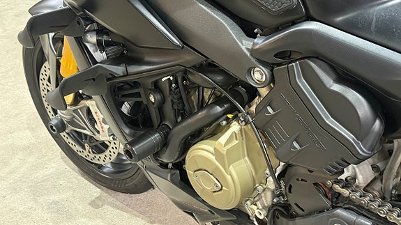 Ducati Streetfighter V4S DQS Akrapovic 15 of 17