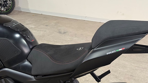 Ducati Streetfighter V4S DQS Akrapovic 13 of 17