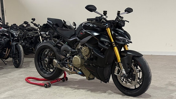 Ducati Streetfighter V4S DQS Akrapovic 2 of 17