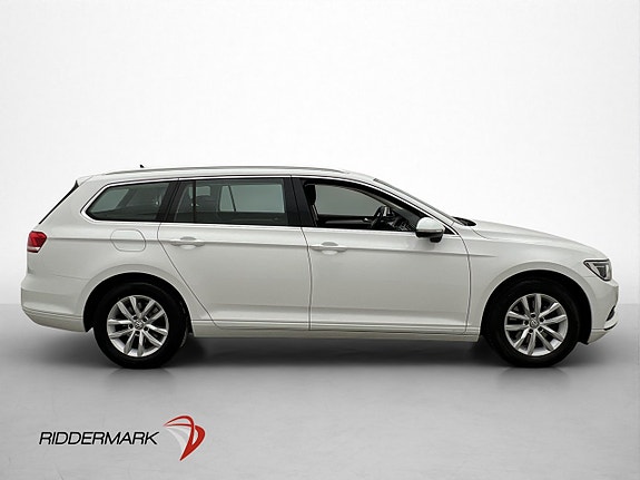Volkswagen Passat 9 of 30