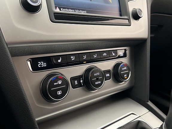 Volkswagen Passat 20 of 30