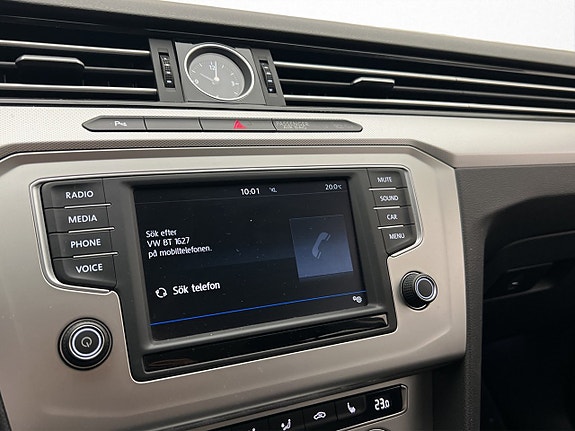 Volkswagen Passat 19 of 30