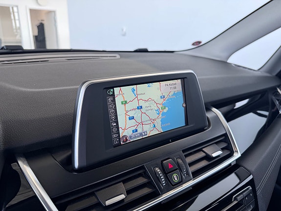 BMW 218d 15 of 18