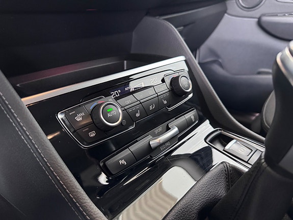 BMW 218d 12 of 18