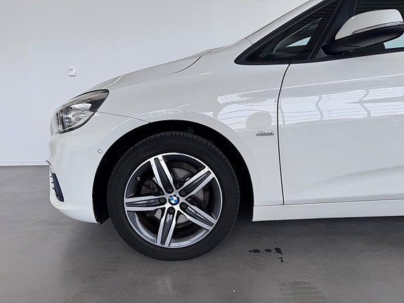 BMW 218d 18 of 18