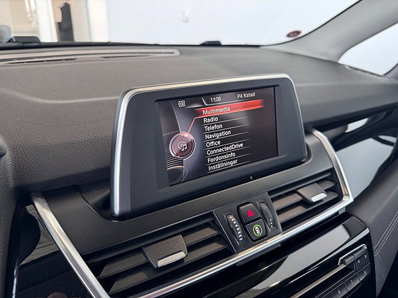 BMW 218d 14 of 18