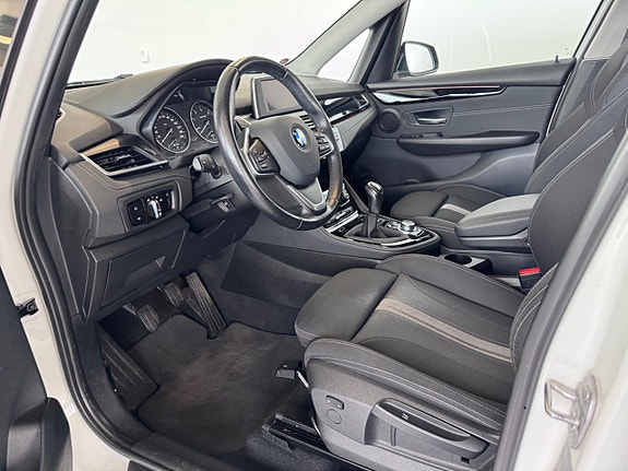 BMW 218d 8 of 18