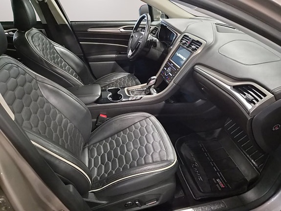 Ford Mondeo 12 of 21