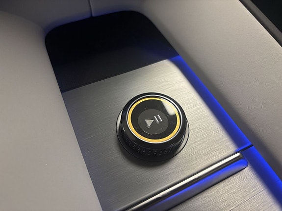 Polestar 4 11 of 14