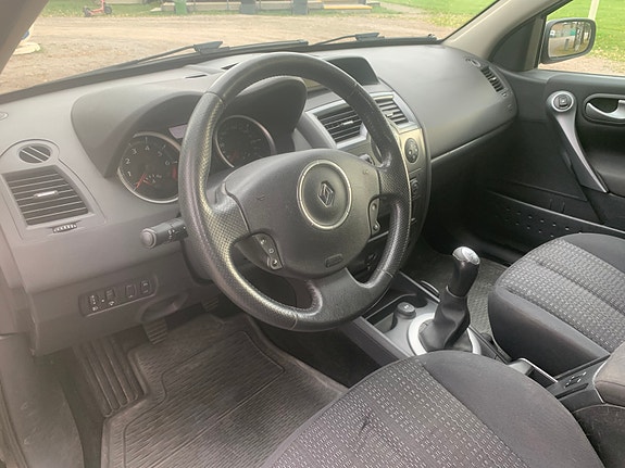 Renault Megane II 10 of 11