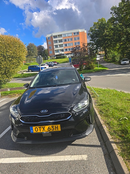 Kia Ceed 2 of 7