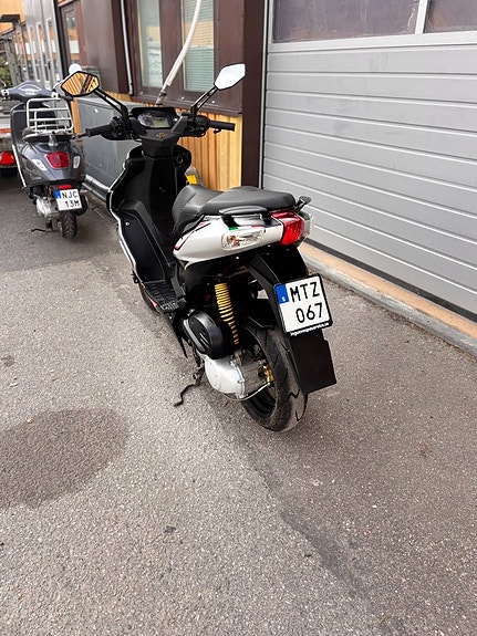 Aprilia SR 50 R 0.05 CVT 3 of 4